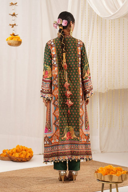 Luxurious Green Crepe Suit Festive Accents - Riwayat