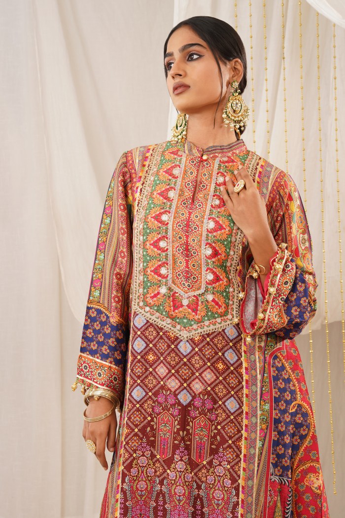 Riwayat - Luxurious Red Viscose crepe Suit in Multicolor