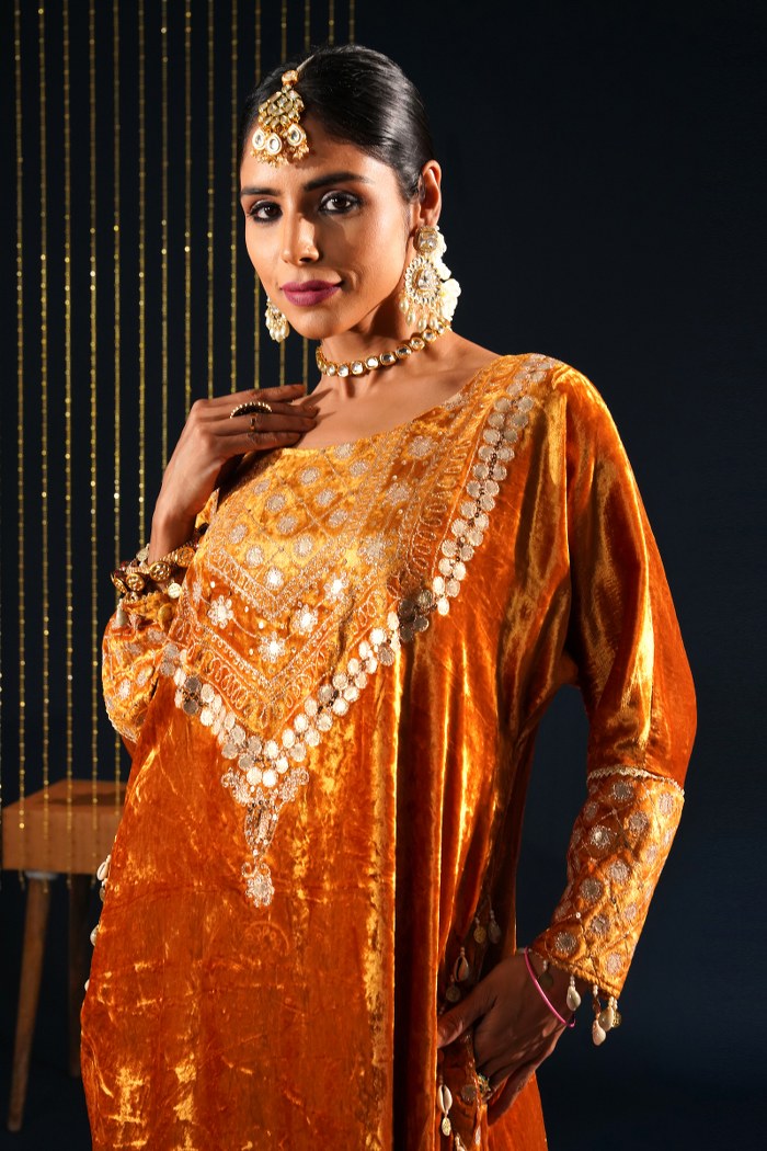 Mustard Yellow Velvet Choga Suit Set with Potli – Jashn-E-Rang