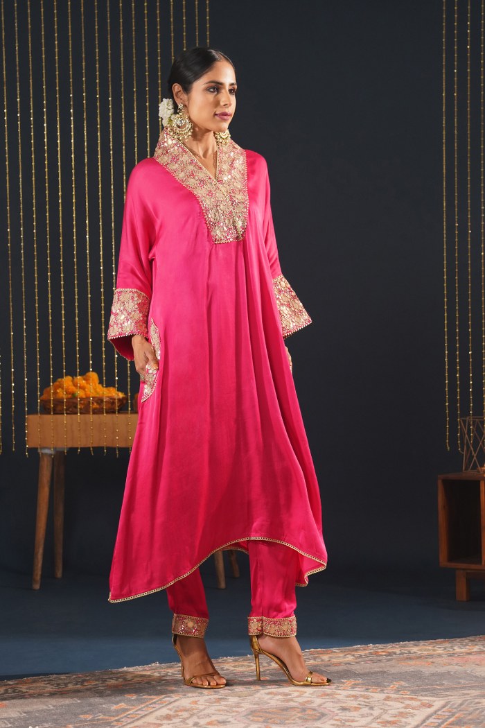 Pink Embroidered Choga Suit Set - Jashn-E-Rang