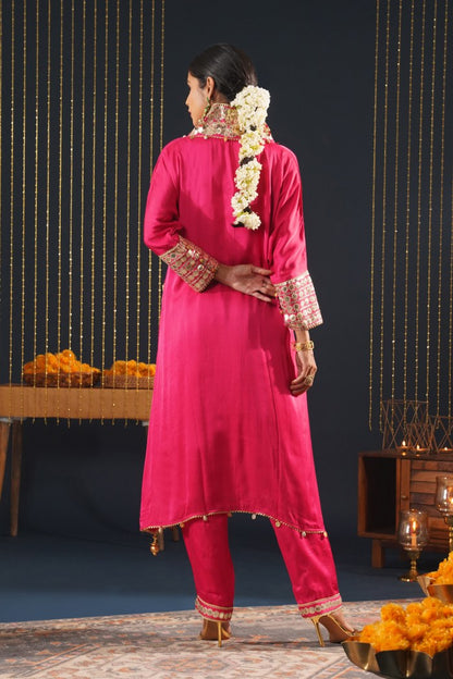 Festive Crepe Pink Choga Suit - A Blend of Comfort and Glamour